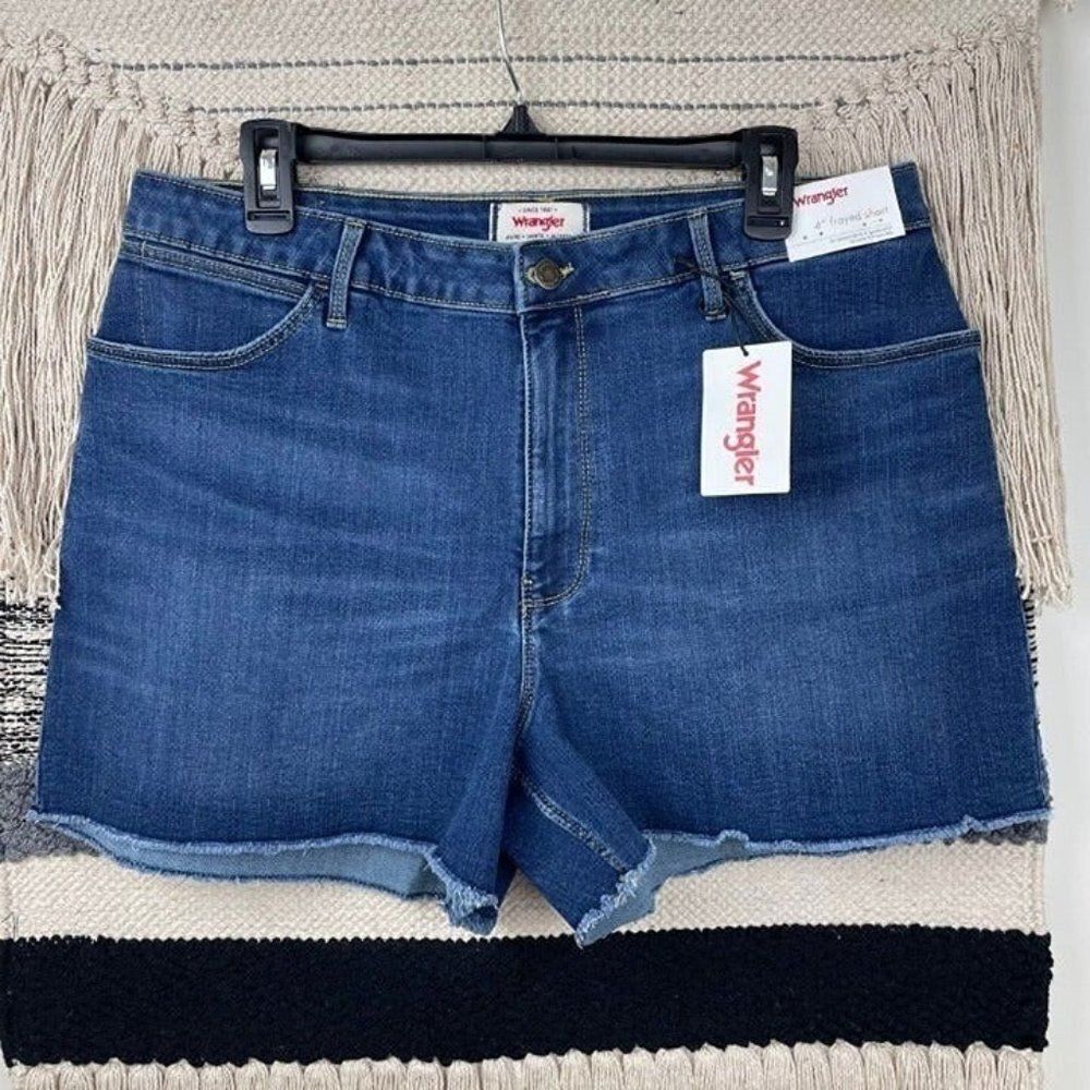 Wrangler Women's NWT 4" Frayed Denim Shorts Size 16